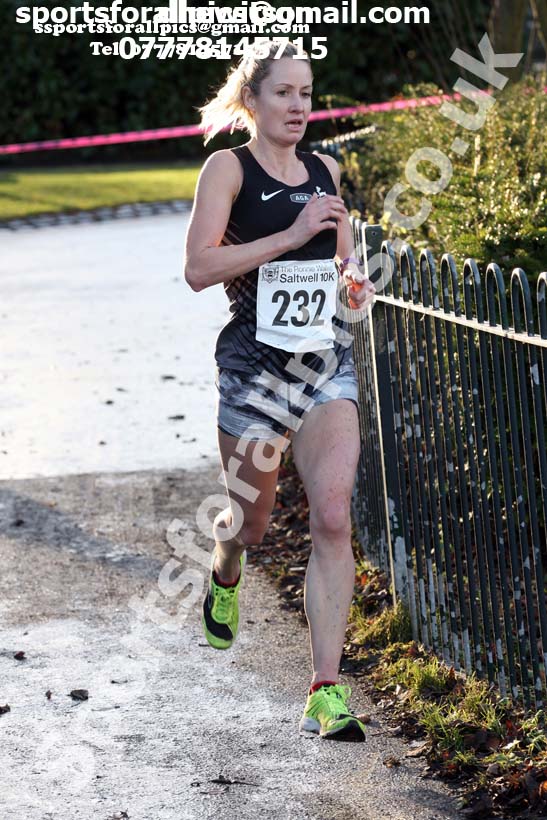 Saltwell Harriers 10k Road Race, Gateshead. Photo:  David T. Hewitson/Sports for All Pics